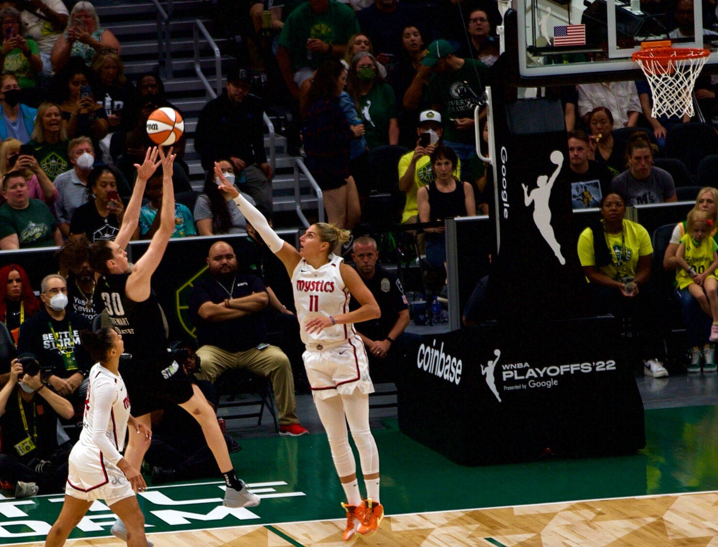 Seattle’s Breanna Stewart shoots over Washington’s Elena Delle Donne on Aug. 21. Photo by Todd Deringer/For Seattle Weekly